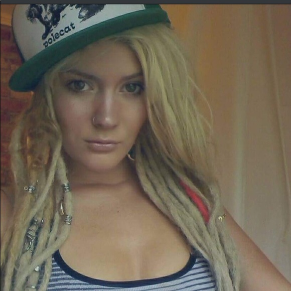 Meet your Posher, Leslie - Picture 2 of 2